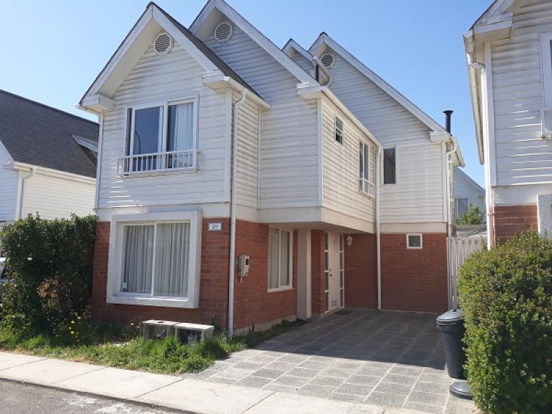 Casa Arriendo en Condominio 